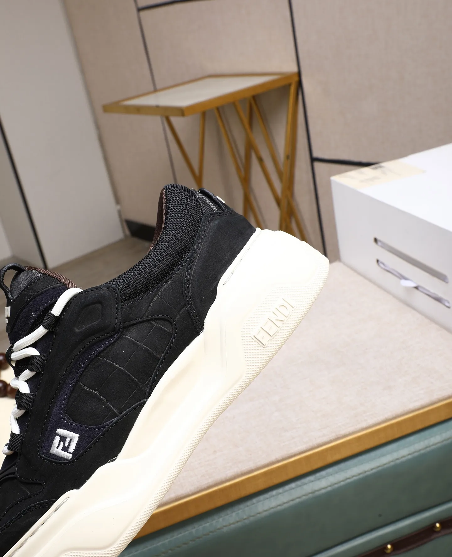 Men's shoes 💰820 [FENDI] Fendi - High-end quality original casual sports shoes - Upper: Nappa calfskin, pebbled calfskin, tongue and heel; injection molded brand logo plastic module - Lining: brand canvas - Outsole: ultra-light TPR foam·rubber; molded outsole -Super high quality control·Fine workmanship: highlighted (high-end·luxury·grade) -Size :39-44 (38, 45, can be customized)